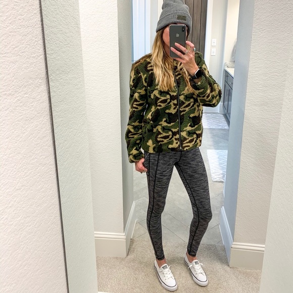 NWT Sanctuary Camo Teddy Bear Sherpa Bomber Jacket - Picture 2 of 8